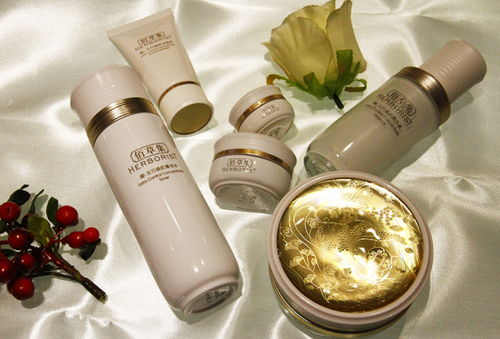 秋季化妆品节盛典来袭！多重福利抢先锁定，专属代金券手慢即无